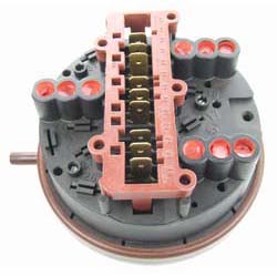 Genuine Alliance Part #209/00007/30P SWITCH PRESSURE EATON 3 NIVEAU